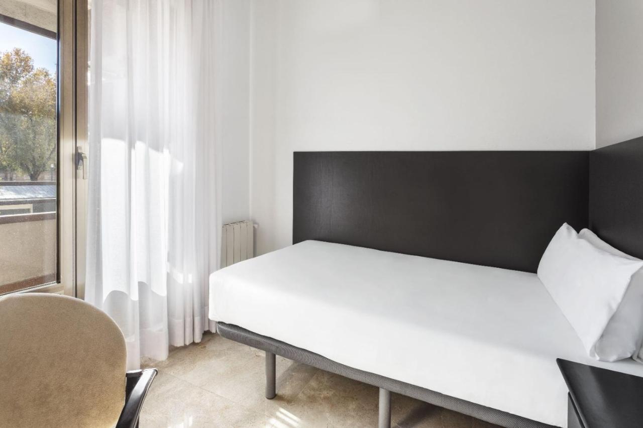 Hotel Victoria Valdemoro Eksteriør bilde