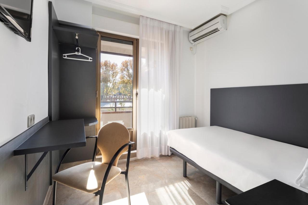 Hotel Victoria Valdemoro Eksteriør bilde