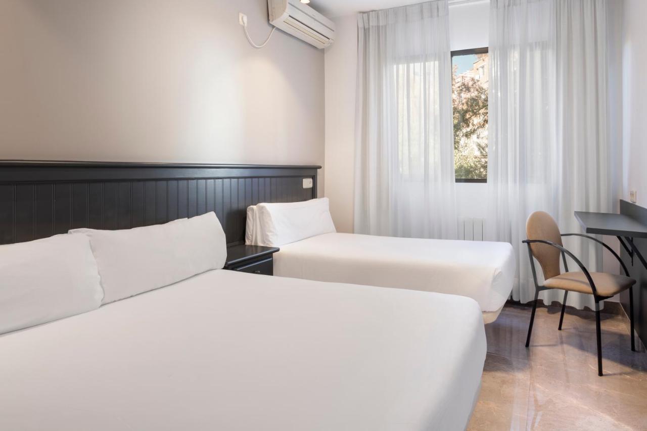 Hotel Victoria Valdemoro Eksteriør bilde