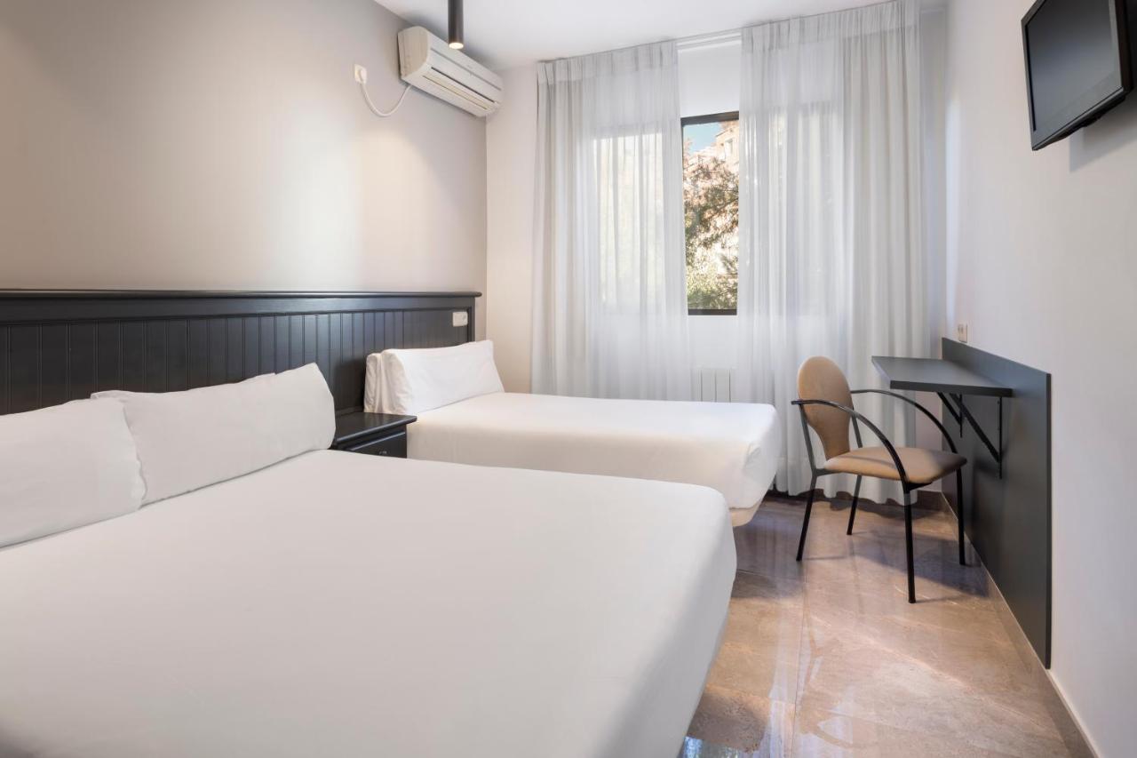 Hotel Victoria Valdemoro Eksteriør bilde