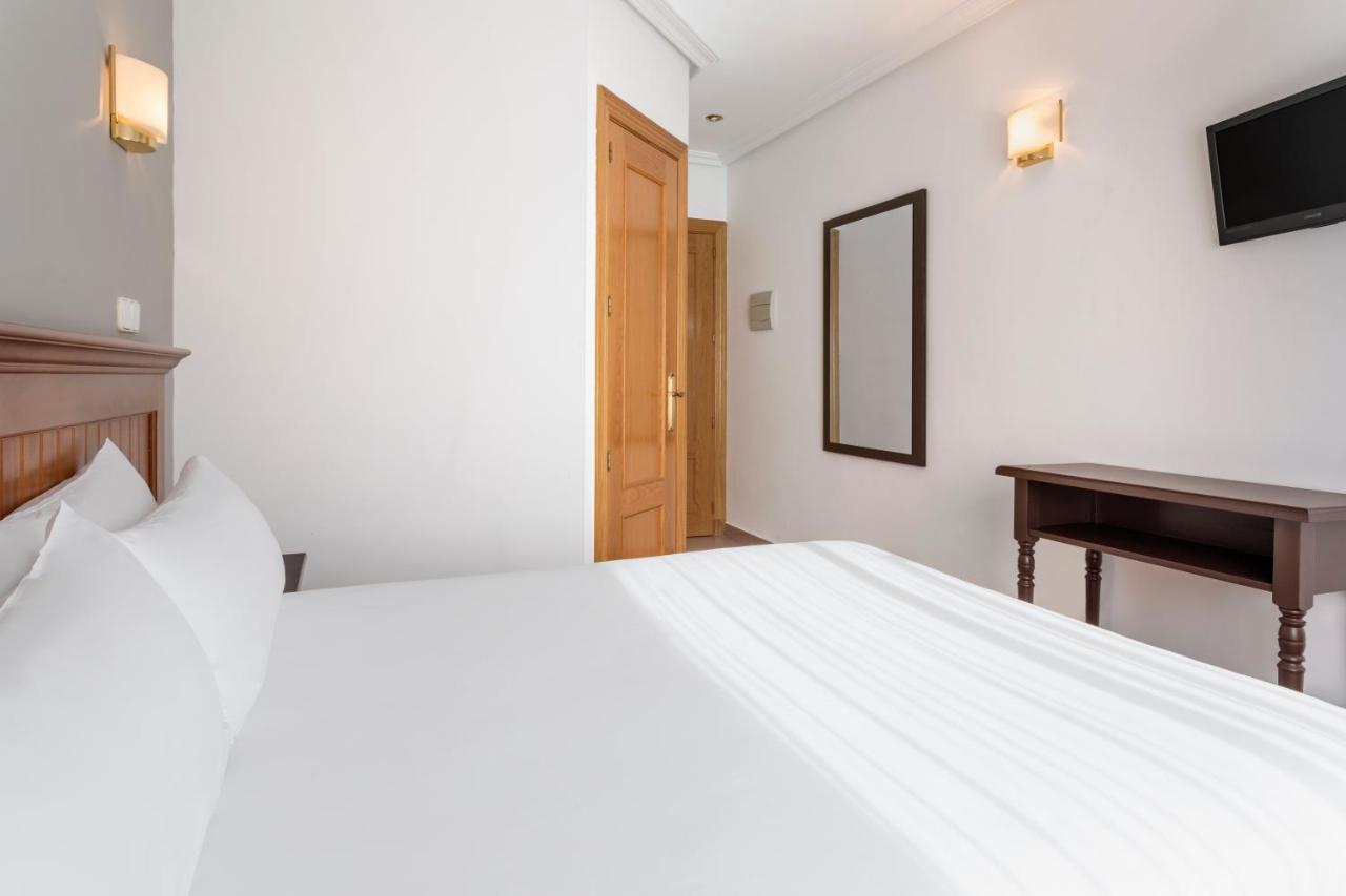 Hotel Victoria Valdemoro Eksteriør bilde