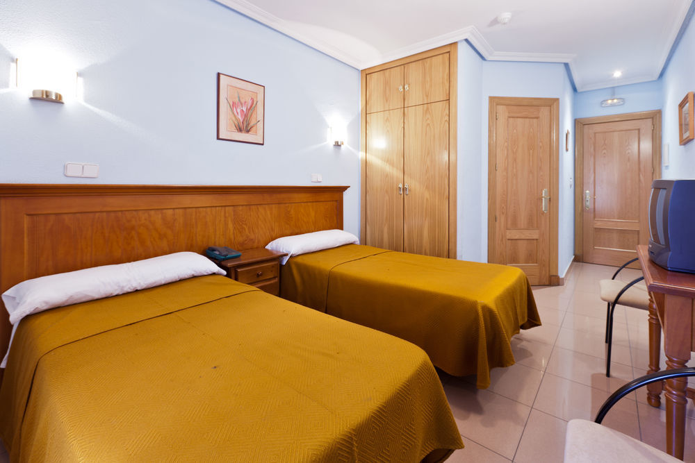 Hotel Victoria Valdemoro Eksteriør bilde