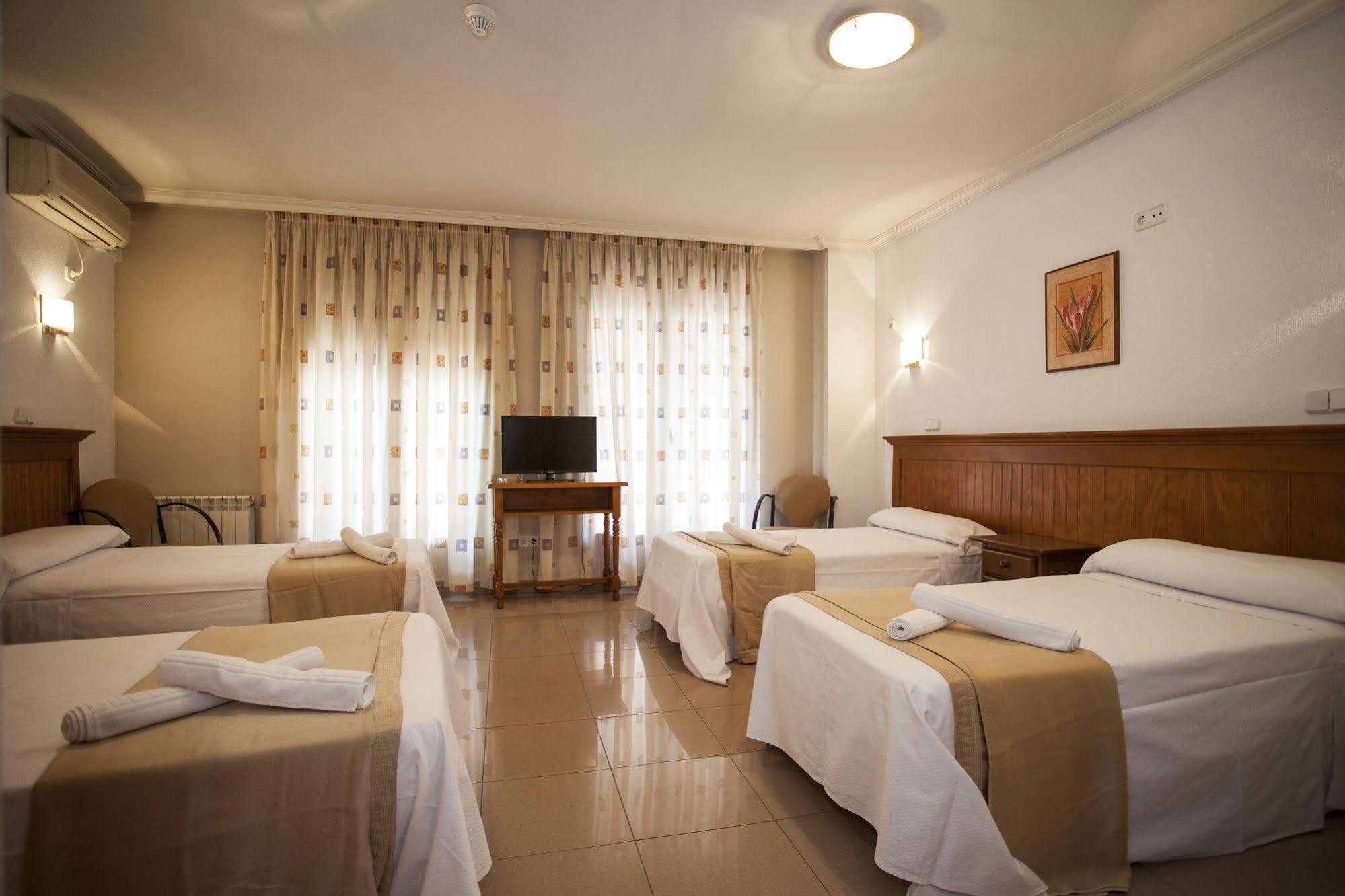 Hotel Victoria Valdemoro Eksteriør bilde